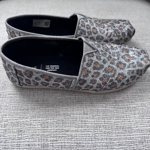 TOM’S Sparkly Fun Animal Print Ultra Comfortable Slip On Shoes - Size 7 - Picture 10 of 10